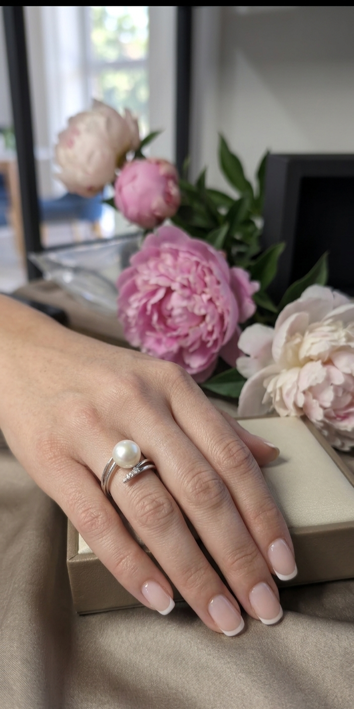 Freshwater Pearl & Natural Diamond Ring
